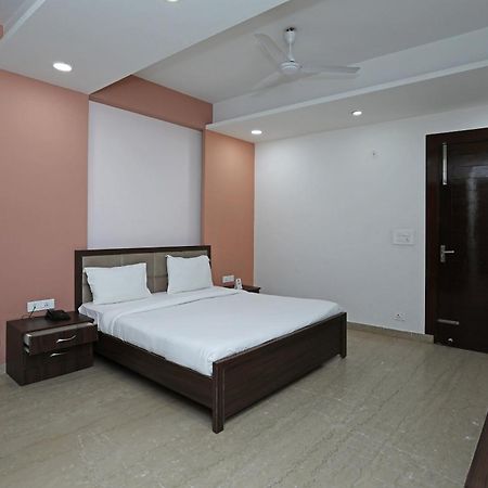 SPOT ON 74028 Hotel Sainik Inn Lucknow Bagian luar foto