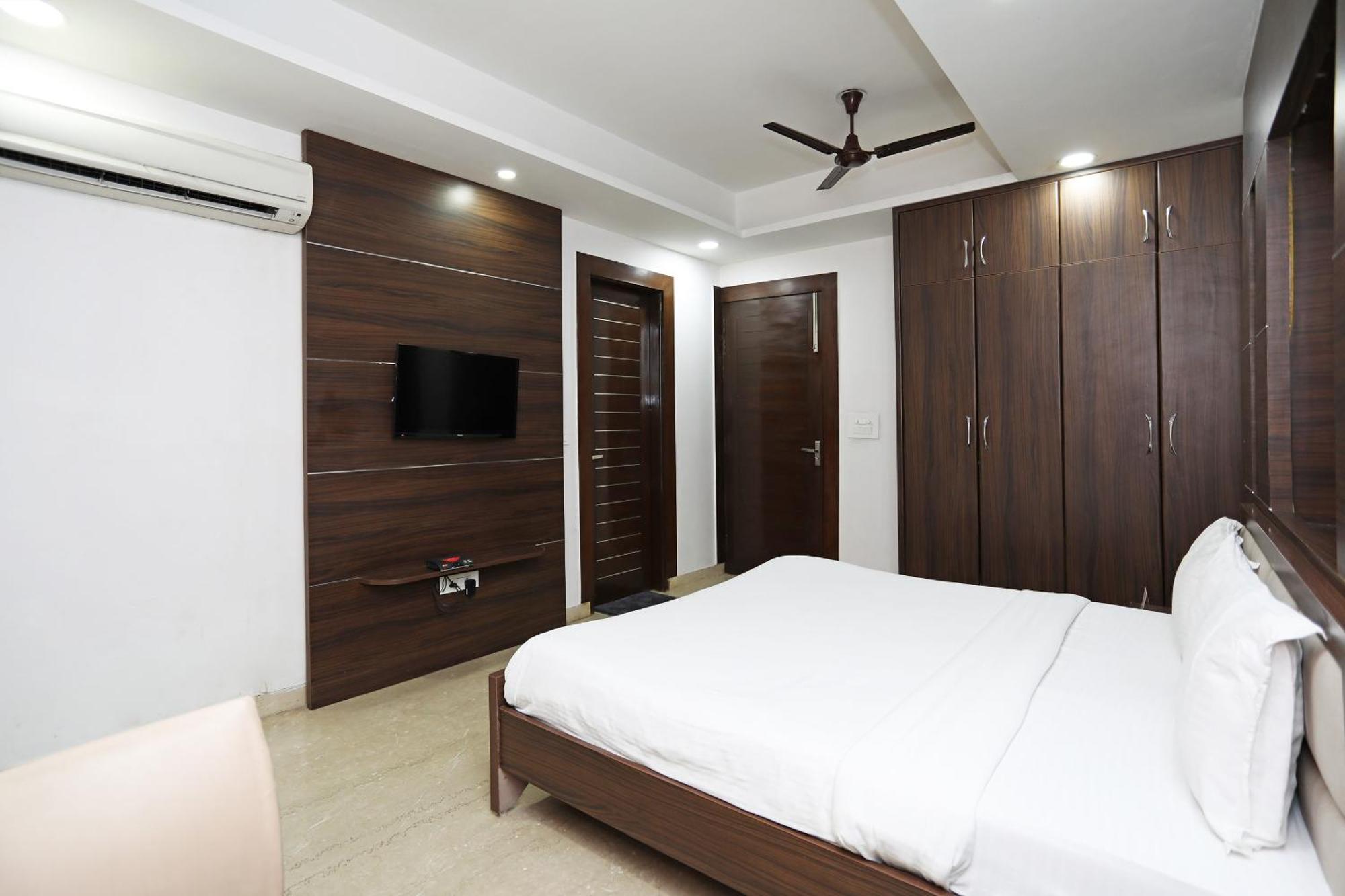 SPOT ON 74028 Hotel Sainik Inn Lucknow Bagian luar foto