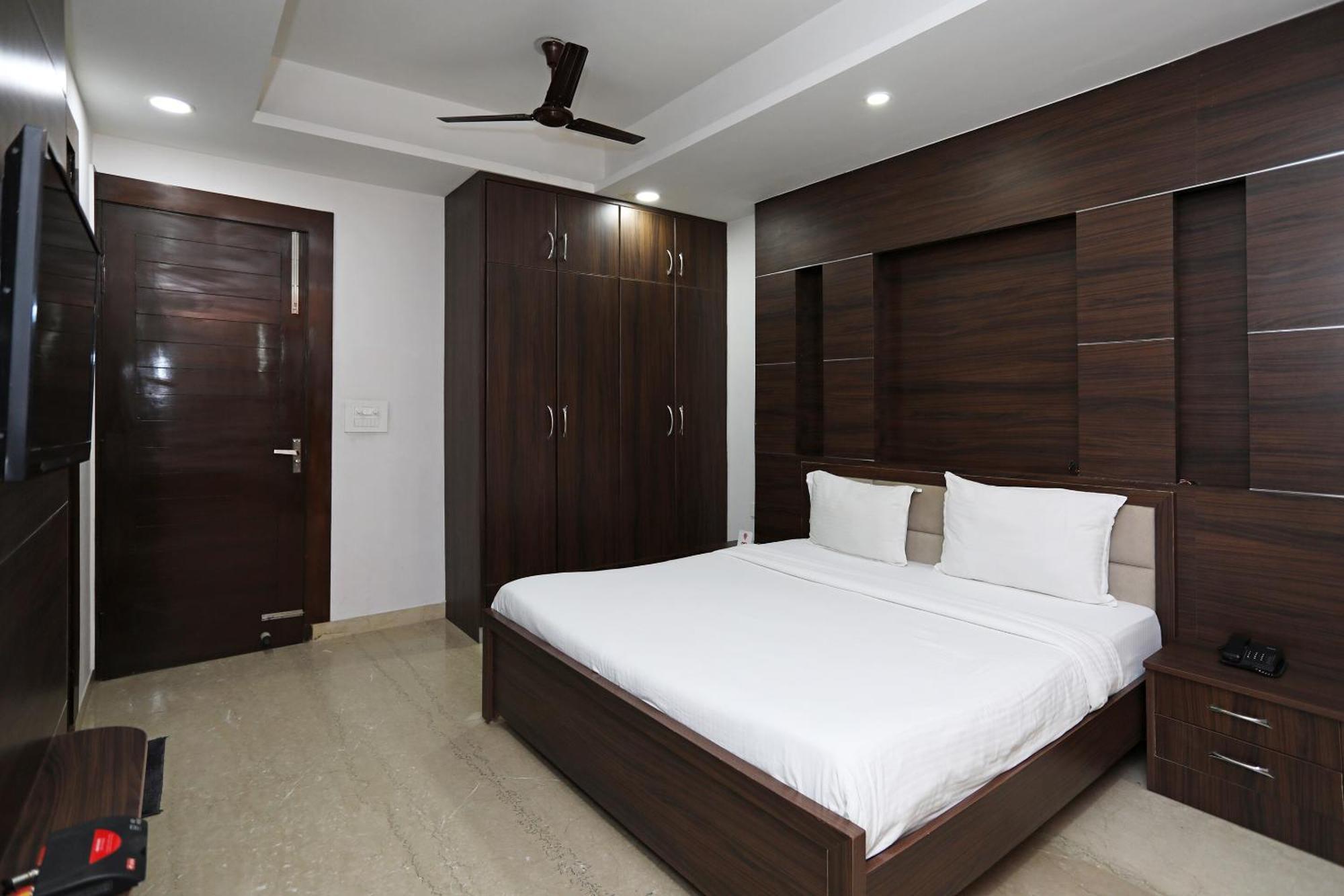 SPOT ON 74028 Hotel Sainik Inn Lucknow Bagian luar foto
